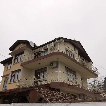 Nikolovi *