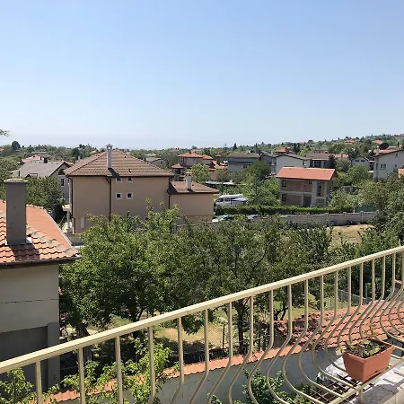 Nikolovi * Varna